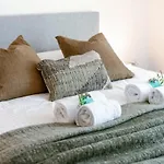 Casiola - Bright With Seaview Apartment