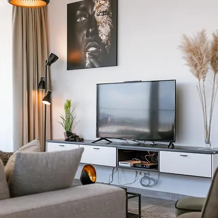 Casiola - Bright With Seaview Apartment *