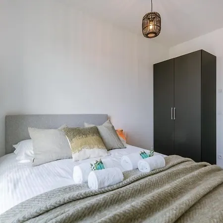 Casiola - Bright With Seaview Apartment *